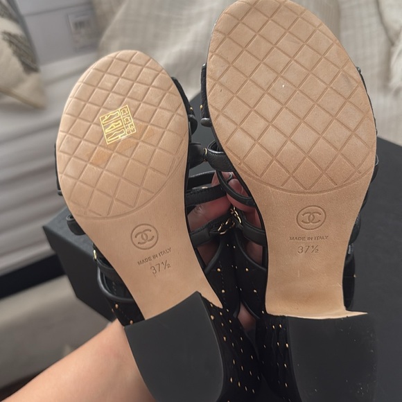 BRAND NEW Chanel sandal - Picture 3 of 5